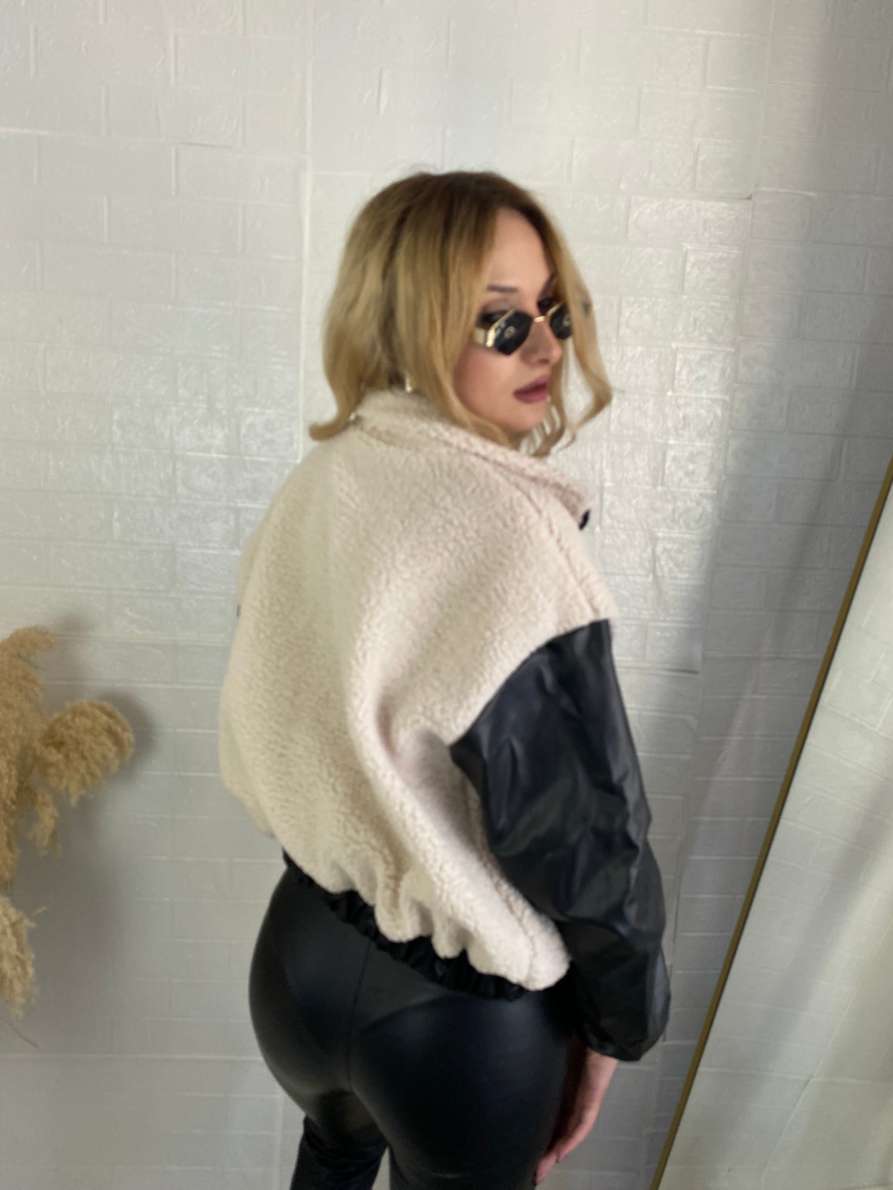 Deri Dokunuşlu Ceket