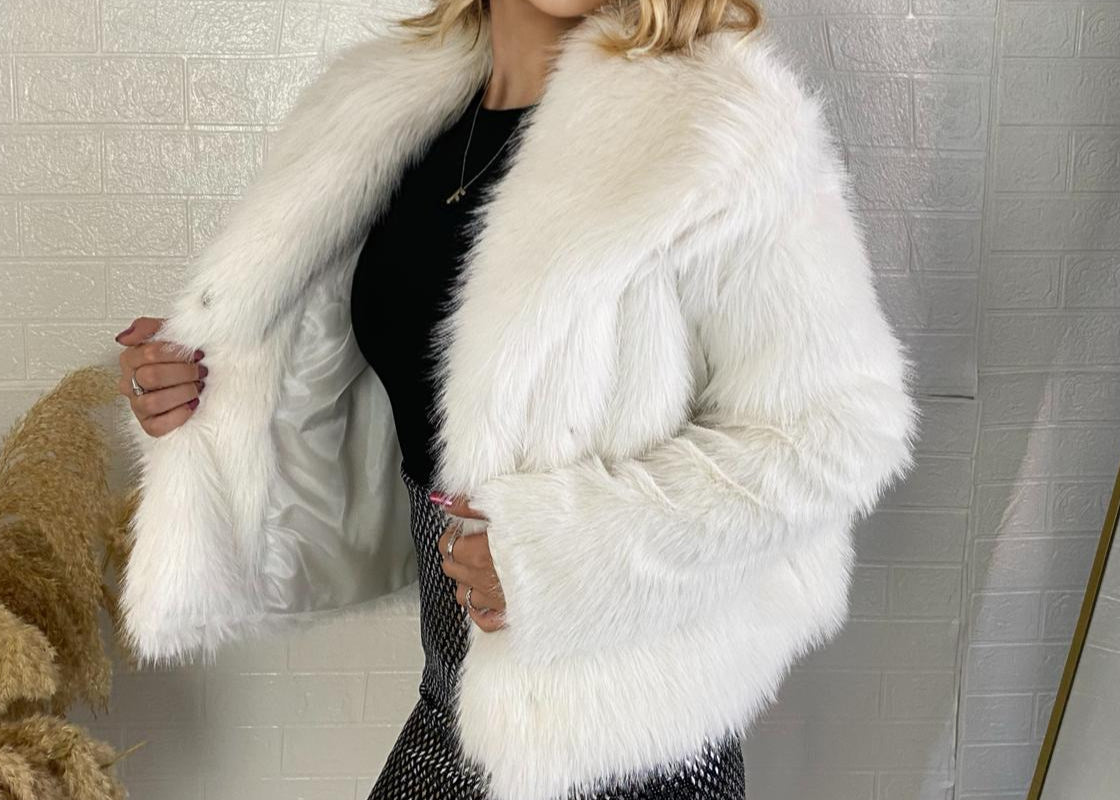Beyaz Suni Kürk Ceket