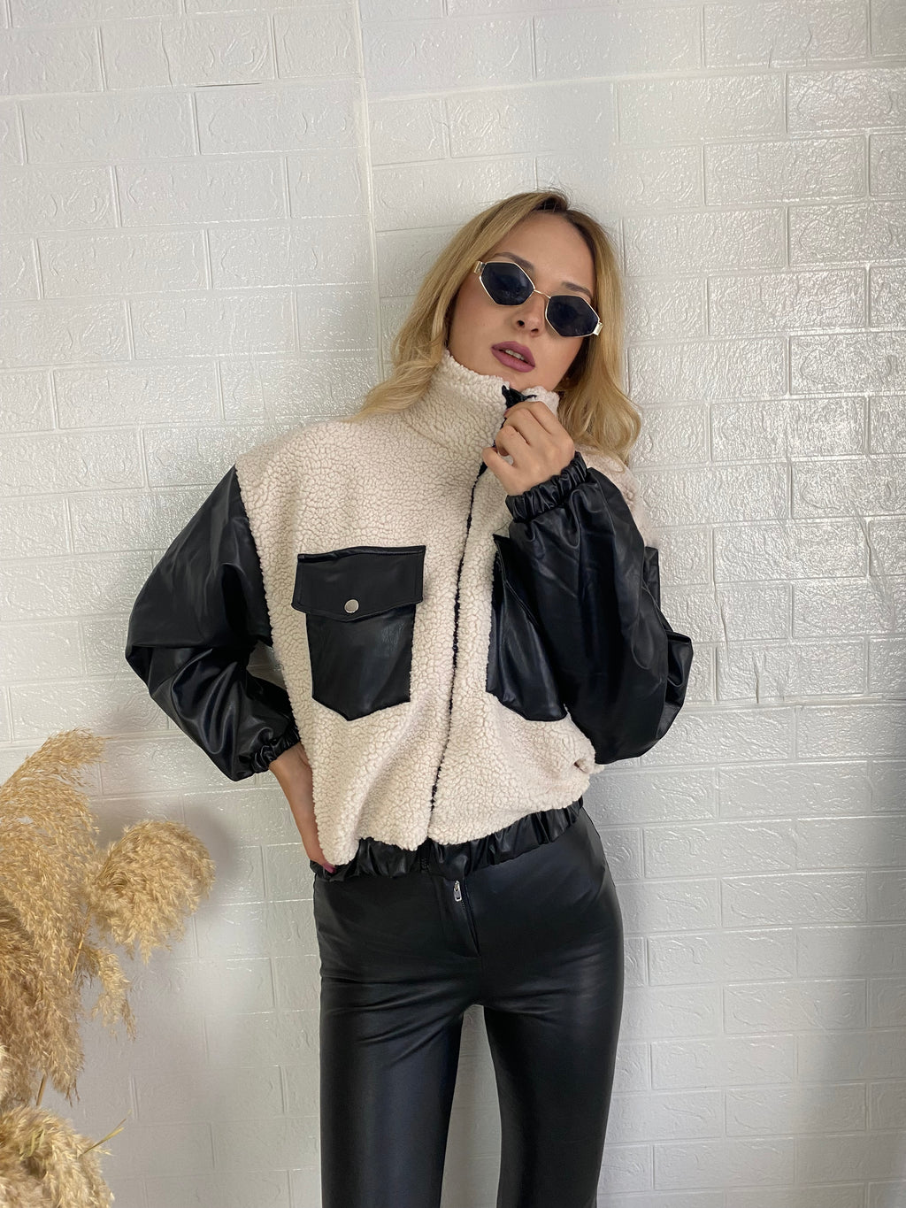 Deri Dokunuşlu Ceket